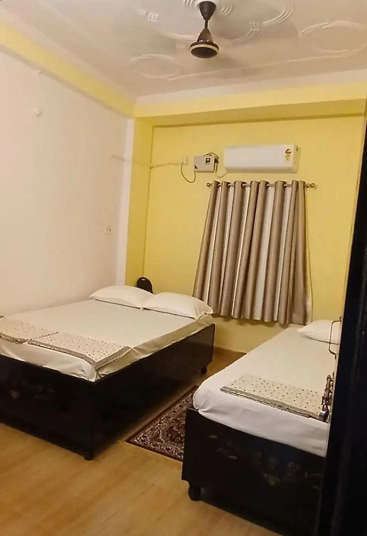 アパート Incredible Banaras Homestay バラナシ